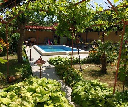 Guest House Yavorov Tschernomorez Exterior foto